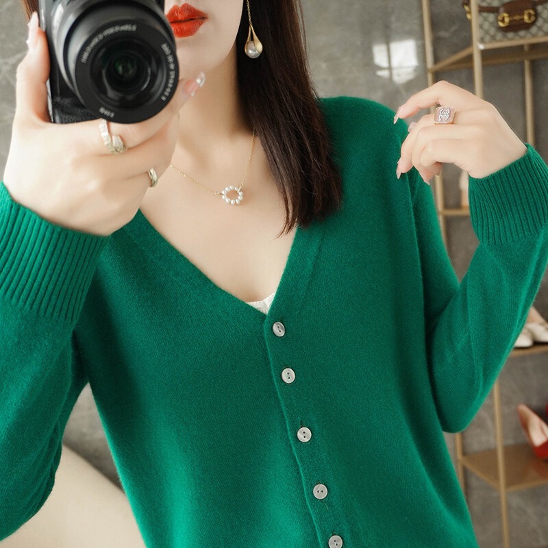 Knitted Women's Spring and Autumn Long-Sleeved Sweater Thin Age-Reducing Jacket Knitted Sweater Cross-Border Sweater Base