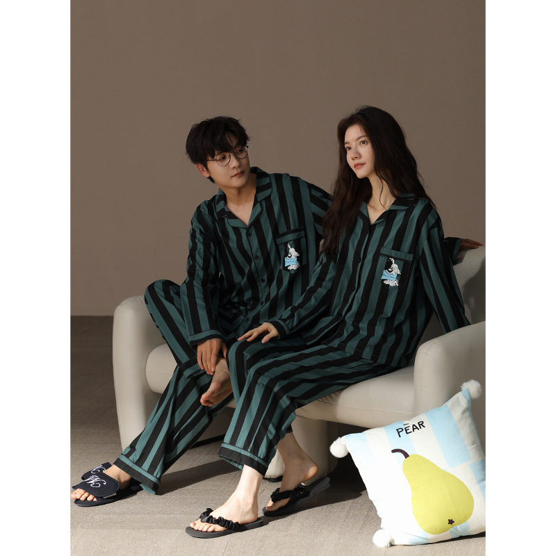 봄과 가을 순면 가디건 스트라이프 긴팔 십대 여성을 위한 새로운 커플 잠옷은 집 밖에서도 입을 수 있습니다.