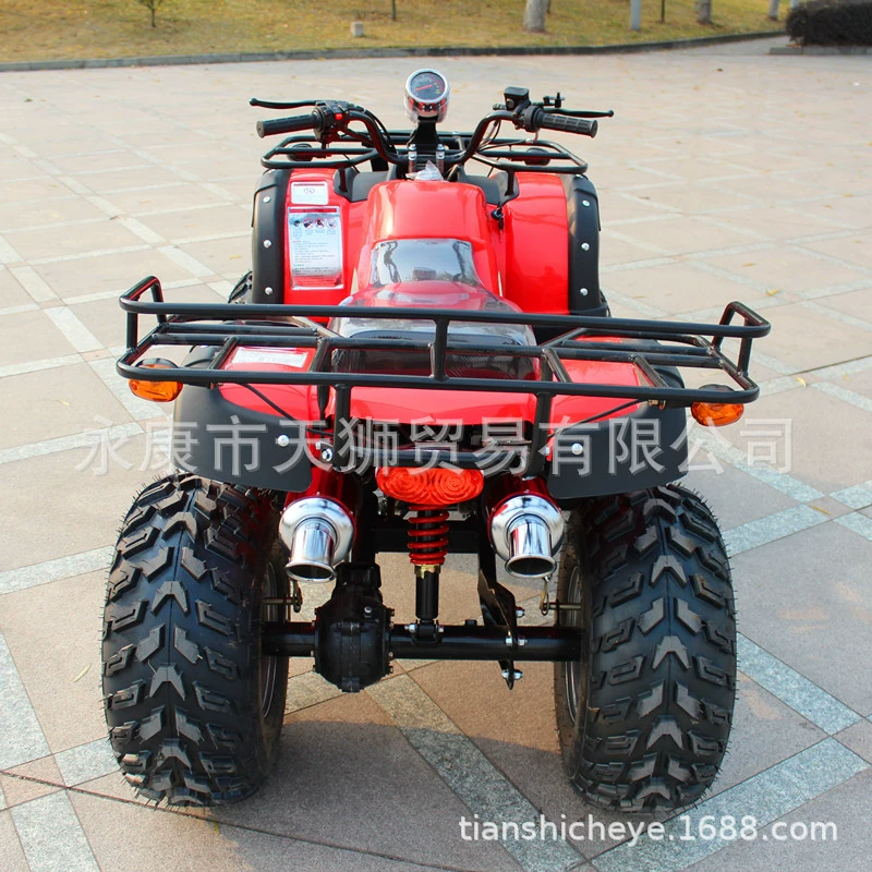 Пляжный внедорожный горный автомобиль на четыре колеса