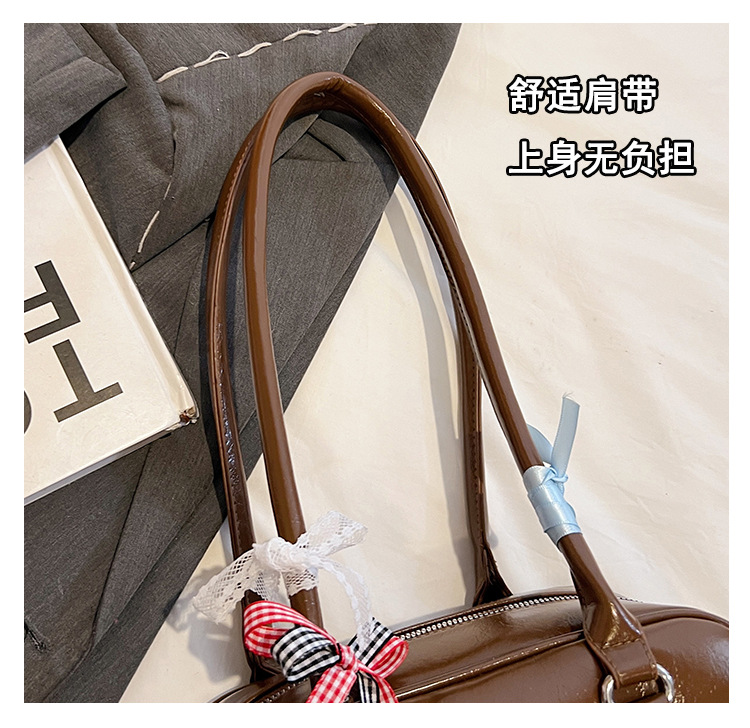 Yunzhen's same style Maillard commuter bag for women, Spring/Summer 2025, retro and versatile single-shoulder bag with large capacity undefined