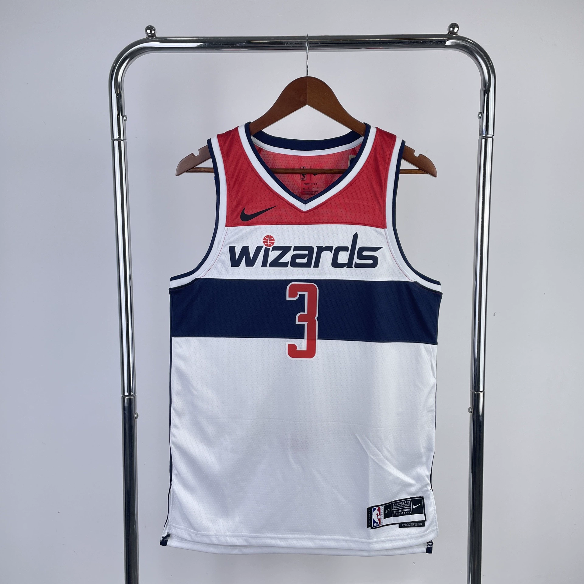 Двадцать четвертый сезон Wizards City Edition № 33 Кармa Kuzma № 13 Poole № 8 Avdija 4 Джерси Вестброк