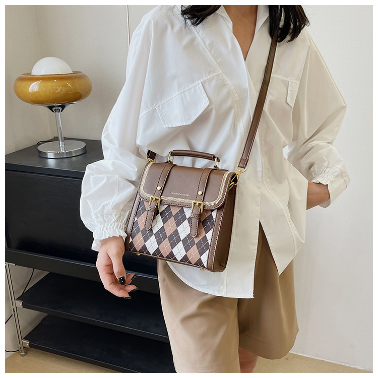 Versatile Women's Shoulder Crossbody Backpack For Winter Fashion_voghion.com