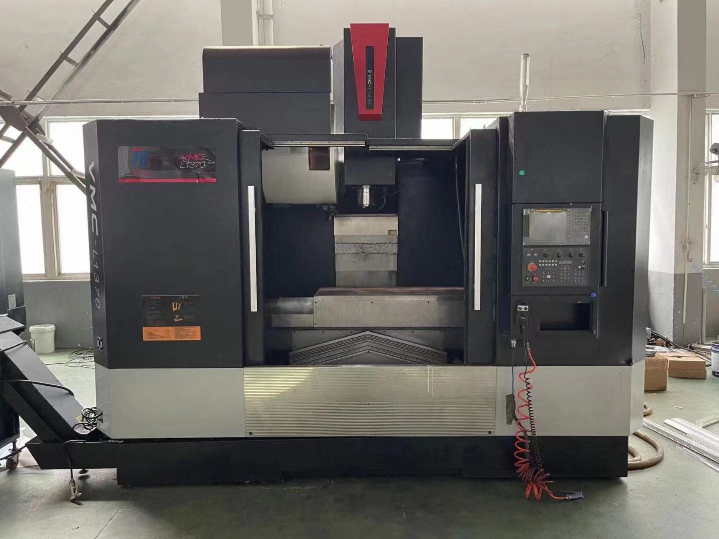 处理二手创胜特尔VMC-L1370立式加工中心BT50主轴