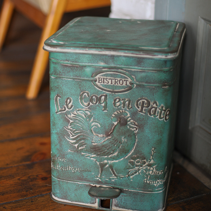 BG54 Meow Little Artisan - New French Retro Nostalgic Iron Foot Pedal Trash Can for Villa, Cafe, Garden