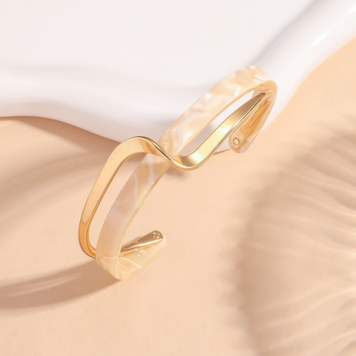 Europa y los Estados Unidos explotaron transfronterizos alta sensación de brazalete de geometría de zircón universal ligero de lujo nicho sensación de diseño pulsera joyería al por mayor