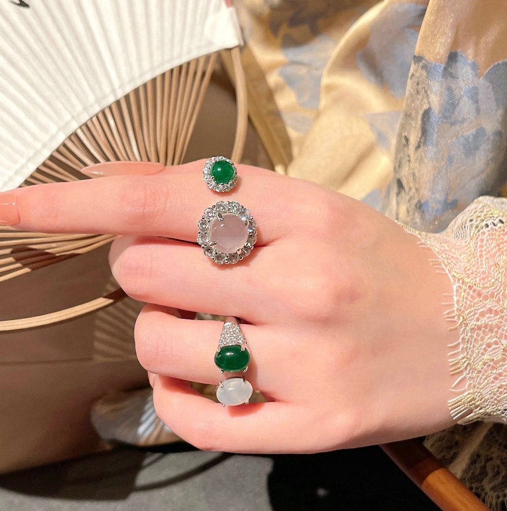 쥬얼리 브라질 녹색 CHALCEDONY 마노 달걀 표면 해바라기 링 새로운 중국 흰색 CHALCEDONY 더블 구슬 대조 컬러 링