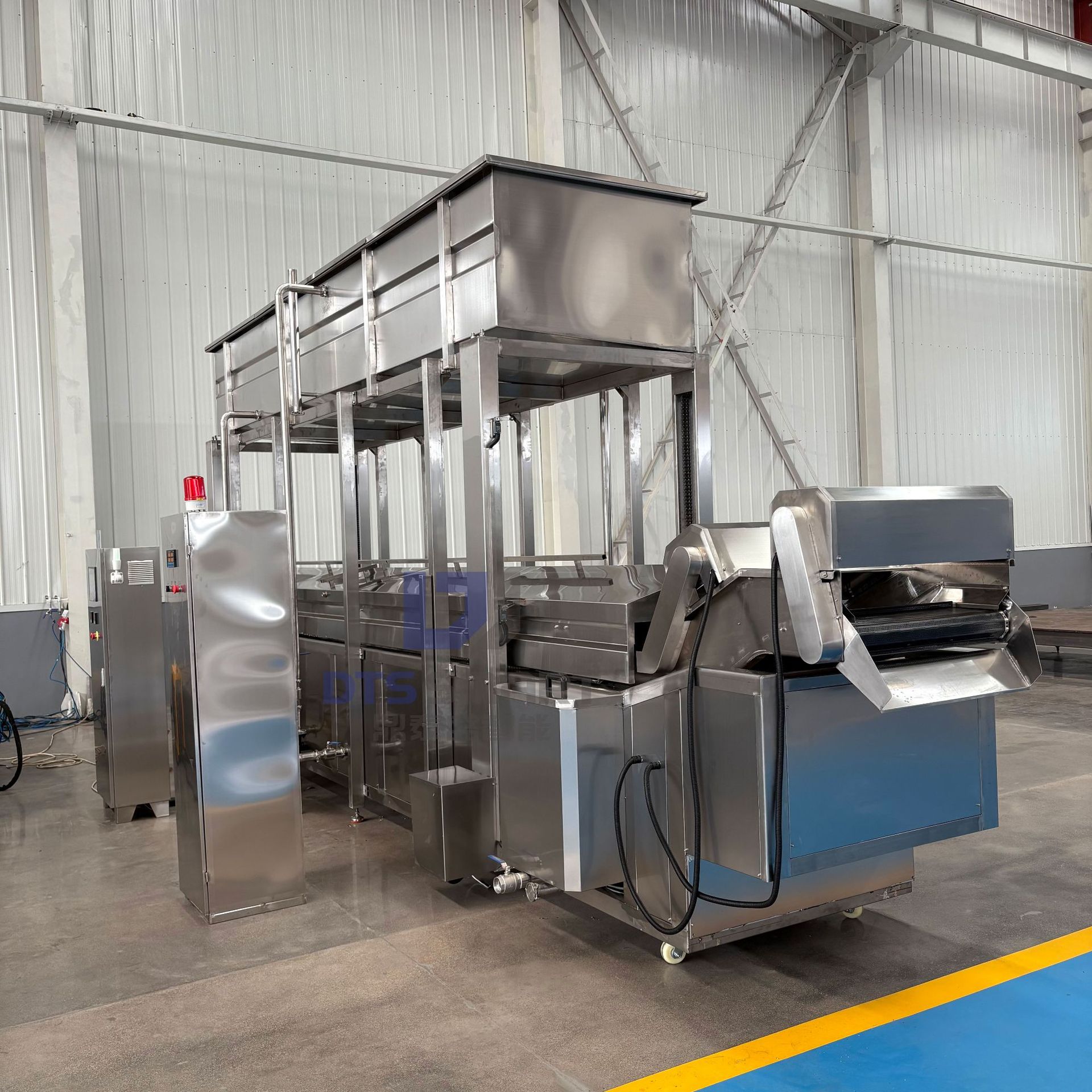 Línea de ensamblaje de fritura de langosta Equipo de fritura de langosta Freidora Línea de producción de langosta Gran línea de ensamblaje de fritura