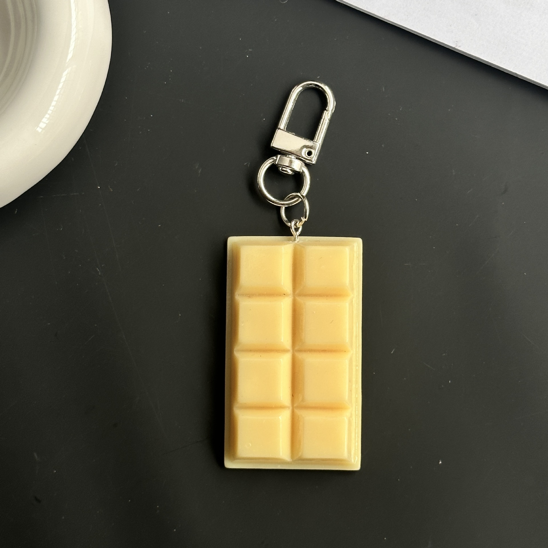 64g Weight Bag Pendant, Keychain Classification 1 Piece Quantity Holiday, Street Occasion Acrylic Material Chocolate, Mobile Phone Pattern Unisex Gender Streetwear Style Streetwear Chocolate Mobile Phone Arylic Unisex Bag Pendant Keychain 5