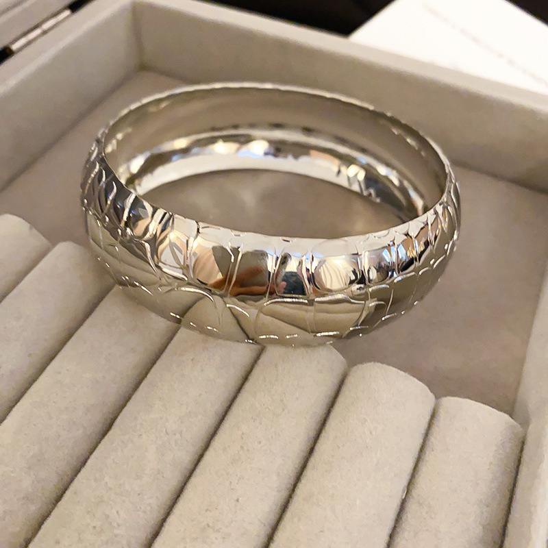 冷たい風のシンプルな金属の格子縞のブレスレット欧米の越境する新型の手環の小さい大衆のファッションの高級感の手飾りの卸売り|undefined