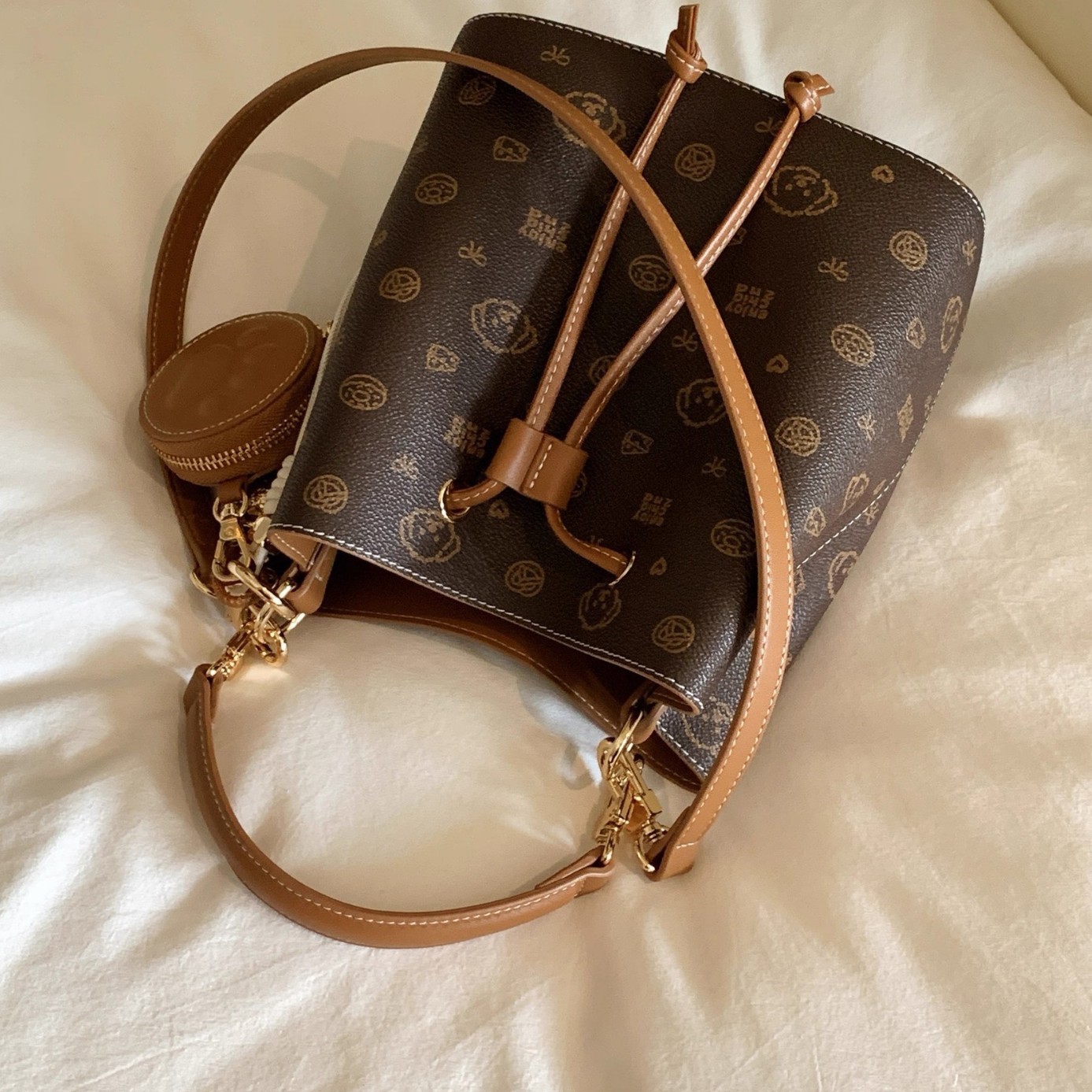 南风Chio2nd三条肩带 面包小狗水桶包包女日常通勤百搭单肩斜挎包