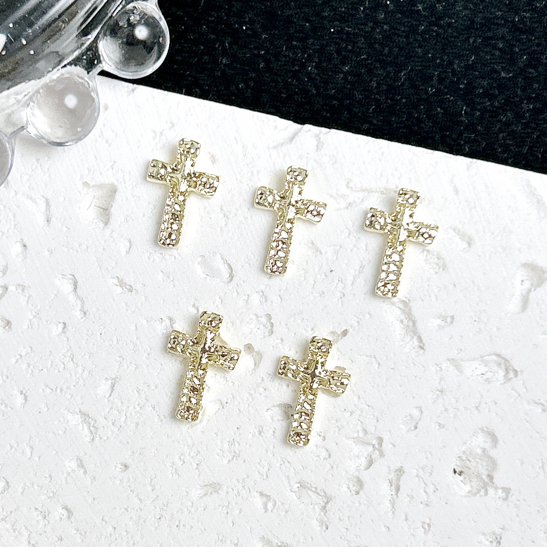 Ventas transfronterizas de joyas de manicuría cruces oro y plata super brillante diamante completo retro punk cruces joyas accesorios diy
