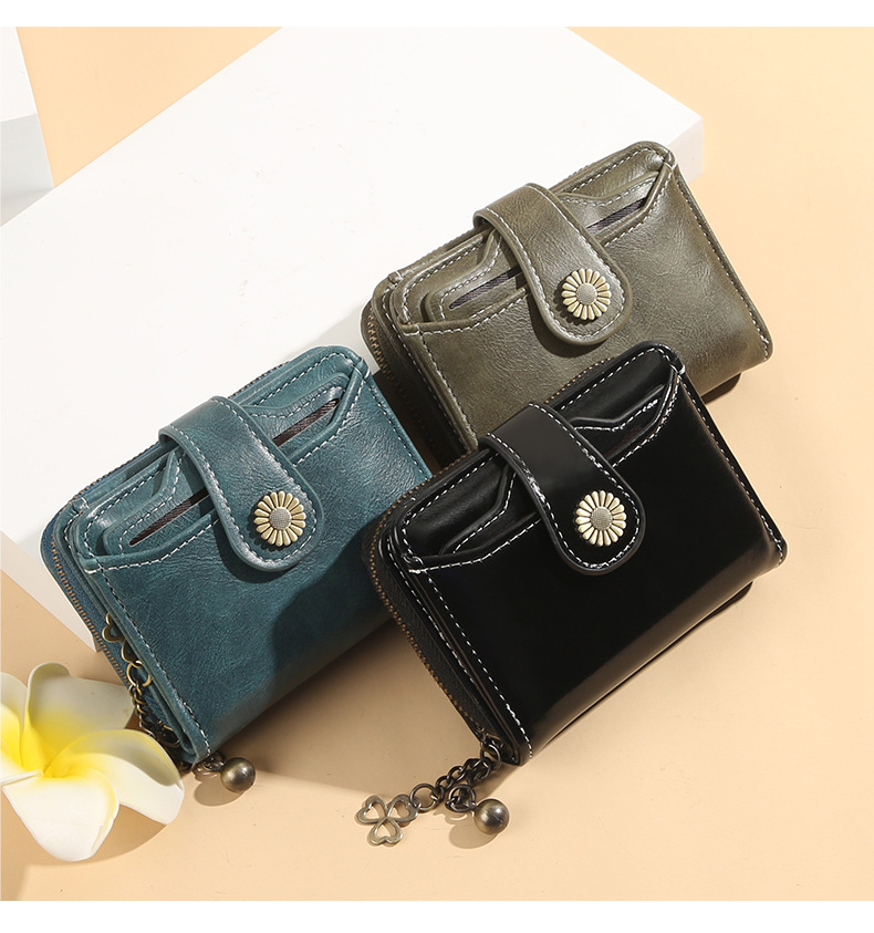 Women's Solid Color Pu Leather Buckle Wallets display picture 16