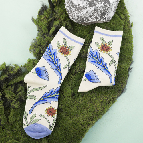 Spring cotton socks Zhuji socks manufacturer wholesale flower socks mid-tube ins wind breathable sweat-absorbent and deodorant women's socks