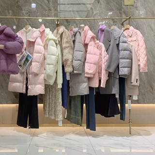 平湖白鸭绒羽绒服女高级感中长款冬季外套十三行折扣女装尾货批发