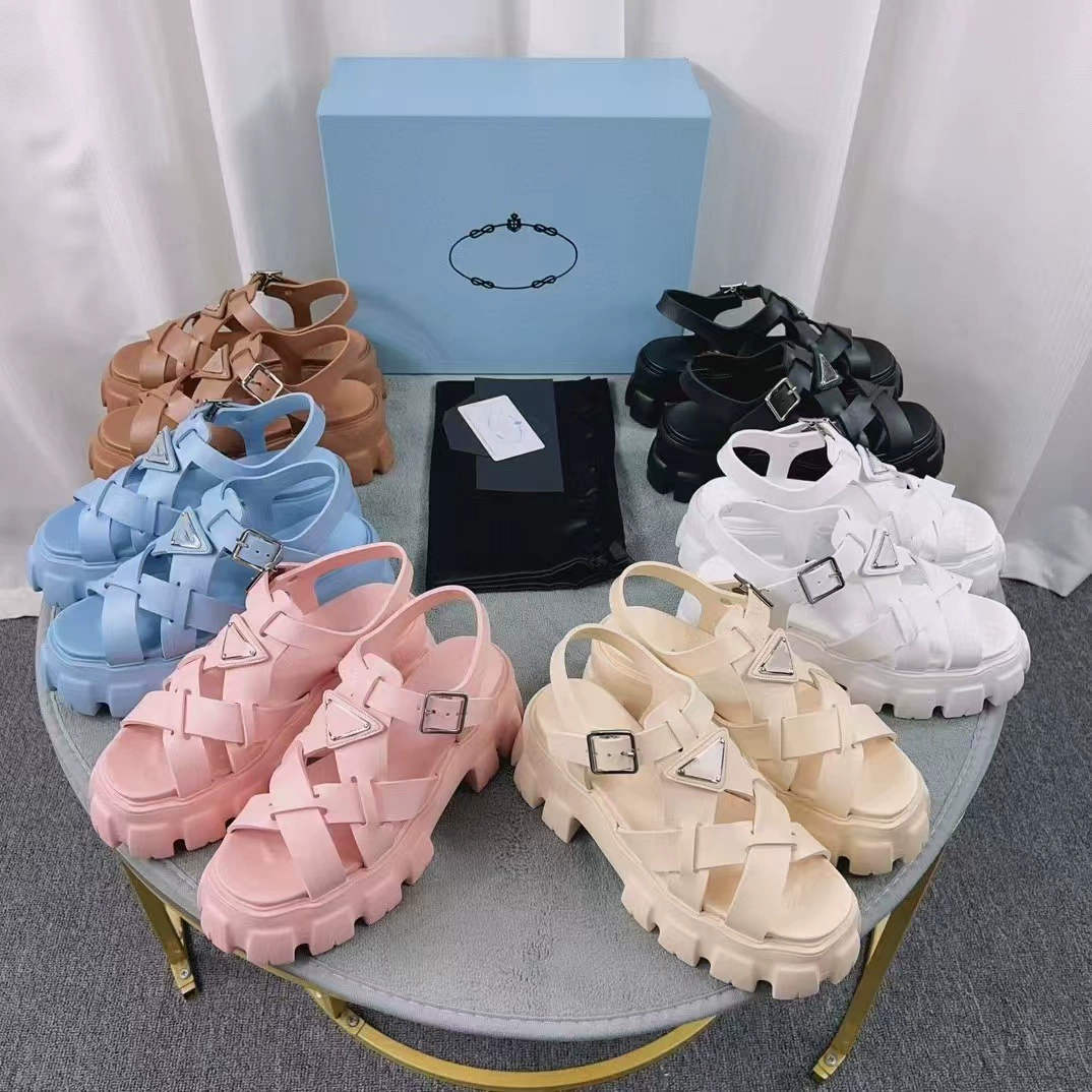 2025 Весна и лето зубчатые римские тканые сверхлегкие резиновые сандалии с толстой подошвы женская мода