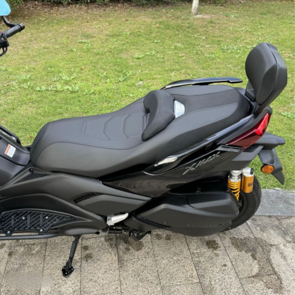 Suitable for 23-25 Yamaha Xmax300 Modified Seat Cushion, Lowered by 4cm, Comfortable Cushion, Raised Backrest
