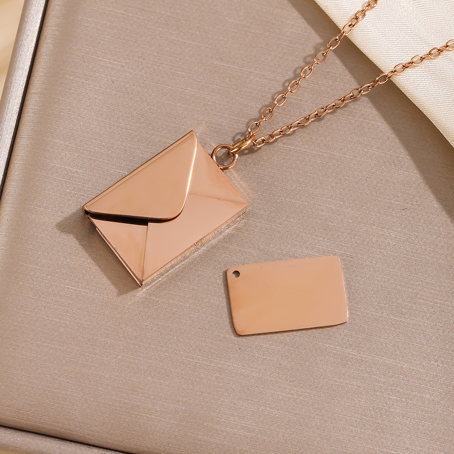 Estilo europeo y americano envolvente collar de titanio acero letras amor carta Cruz-frontera envolvente colgante creativo diseño pareja collar de celebridad en línea