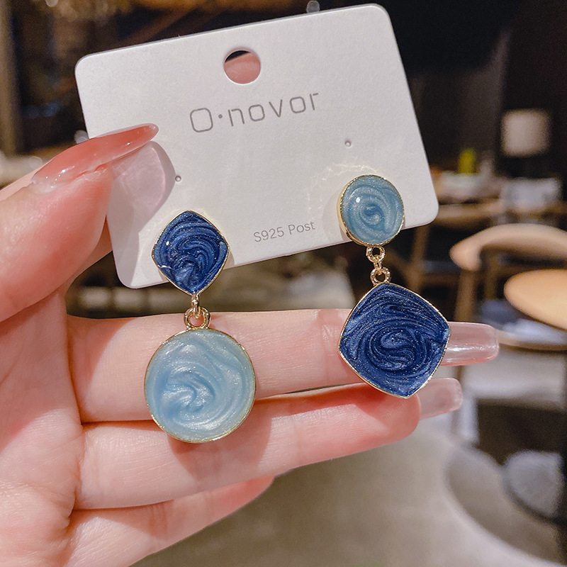 AD83D445BE79D581B054A4B35A6788