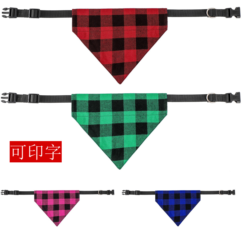 Nueva tela escocesa de algodón de Navidad perro mascota saliva toalla collar mascota bufanda triángulo toalla joyería al por mayor