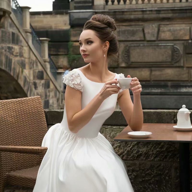 El comercio exterior de Europa y América Amazon AliExpress deseo nuevo corto simple vestido novia elegante cuello redondo más tamaño satén falda