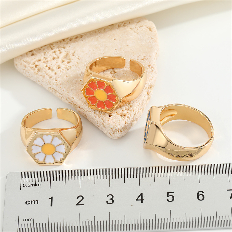 Ornament Simple Trend Drop Oil Daisy Ring Alloy Flower Ring Opening Europe And America Cross Border display picture 1