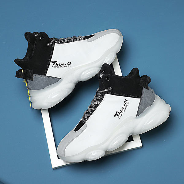 Men's casual footwear for leisure