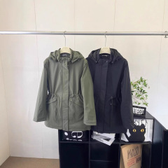 女士25年冬季新款防风休闲法式透气柔软收腰保暖连帽棉服092610