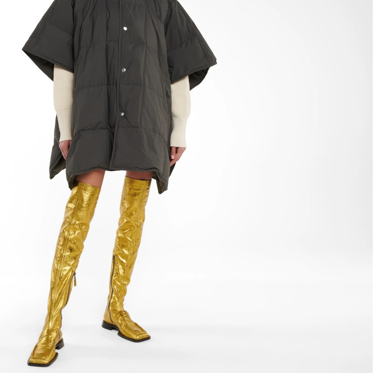 Новые модные женские сапоги 2025 года в европейском и американском стиле, с квадратным носком, большого размера, выше колена, с боковой молнией и золотым низким каблуком