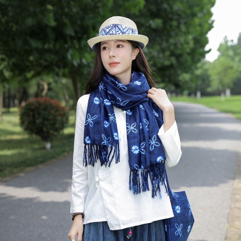Primavera y verano nuevo artístico retro todo fósforo azul teñido bufanda algodón y lino sensación bufanda Yunnan viaje protector solar chal para mujeres