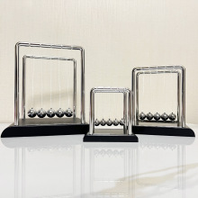 牛顿摆混沌摆金属工艺品礼品创意解压摆件家居塑料牛顿摆球