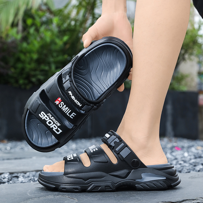 En nombre de las pantuflas, verano para hombres, nuevo estilo, ropa exterior, chanclas deportivas, ocio de gran tamaño, conducción al trabajo, sandalias de playa de doble uso