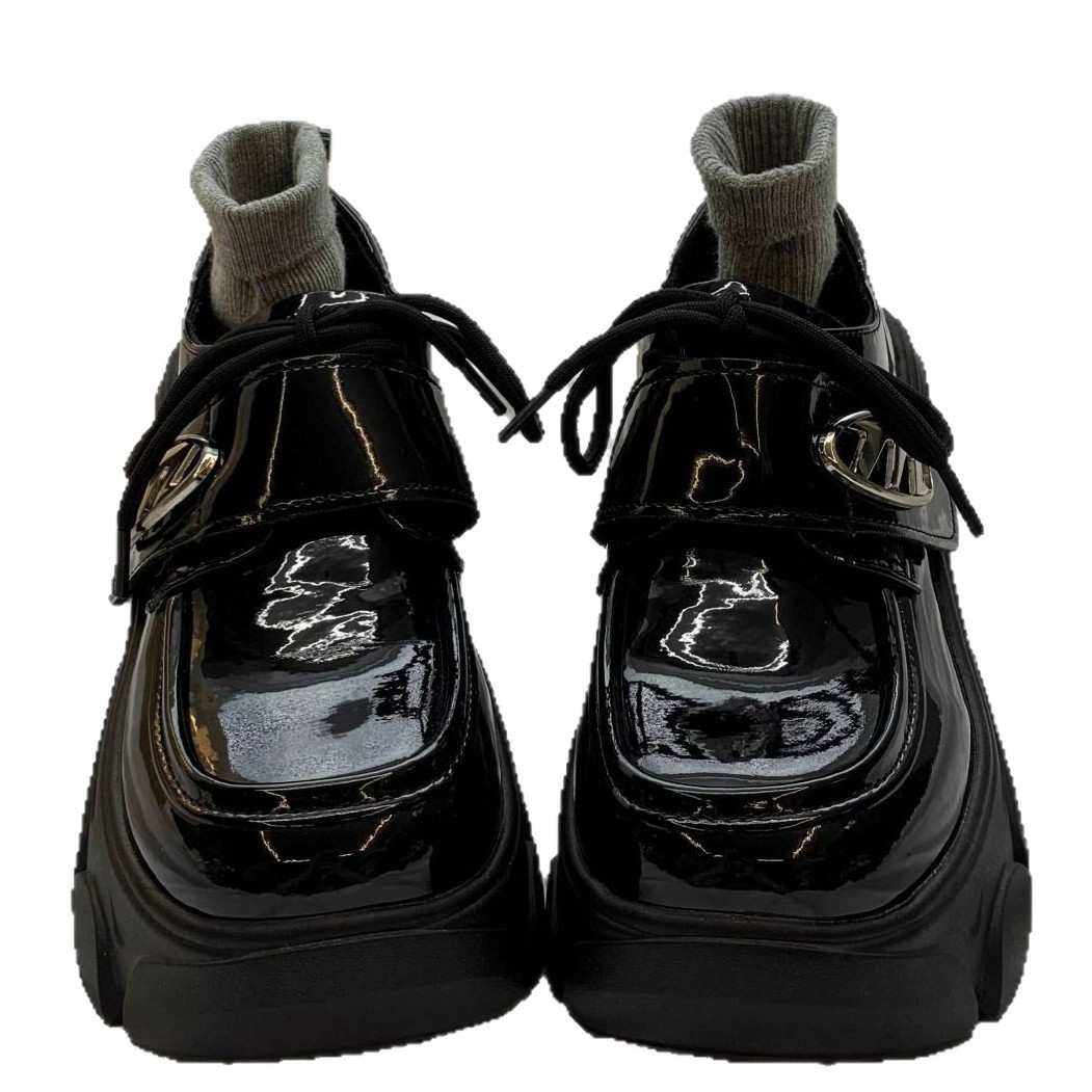 2026 primavera y verano nuevo retro muffin fondo pequeño aumento de altura universal velcro zapatos de moda de mujer pequeños zapatos de cuero