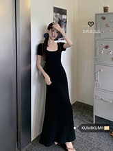 kumikumi纯欲风方领连衣裙女2024夏季修身收腰A字包臀裙黑色长裙