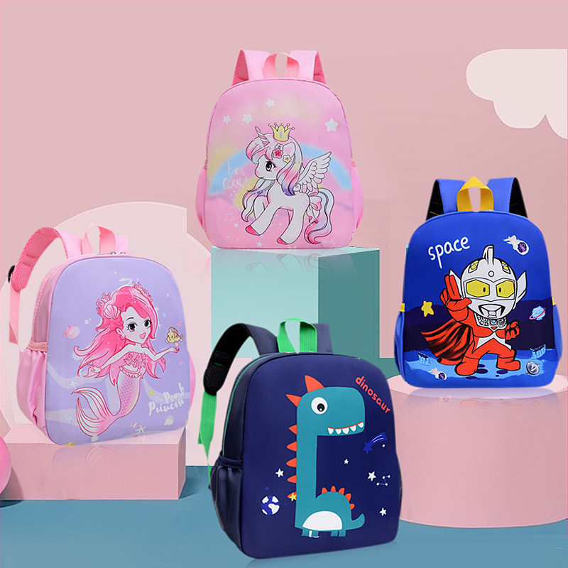 Nueva Ultraman kindergarten schoolbag niños escolares viaje Super ligero reducción de carga mochila lindo