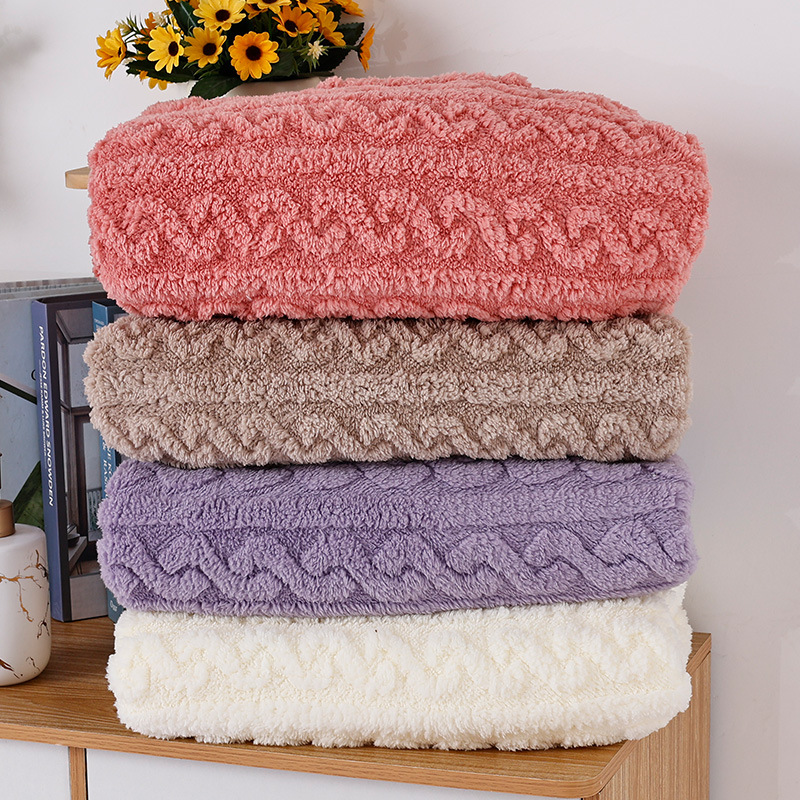 나이트 가운 새로운 가을과 겨울 산호 양털 긴 여성 플러스 사이즈 잠옷 따뜻한 긴 소매 두꺼운 홈 옷 전신