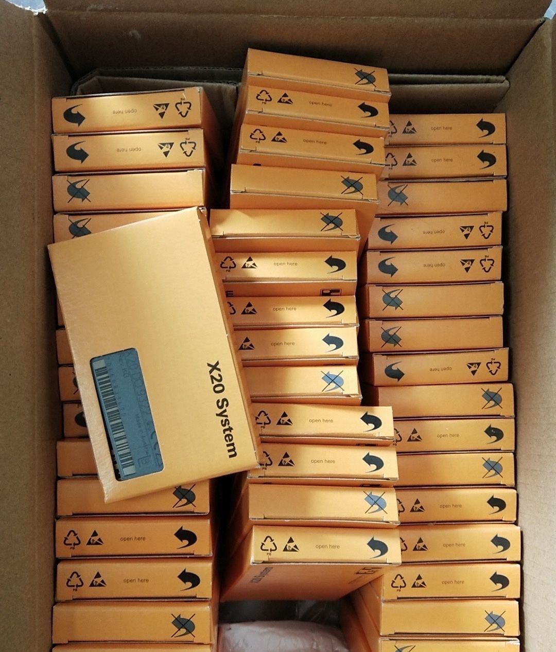 X20DO9322贝加莱模块BR，CPU伺服控制器自动化设备