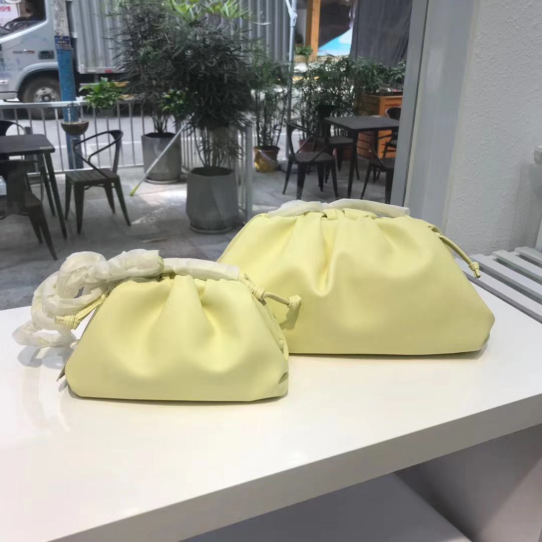 병아리 노란색 트럼펫