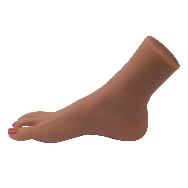 Foot-Shaped TPE Manual Masturbator Cup, Wheat-Tone Foot Model with Red Nail Detail — detail image 2
