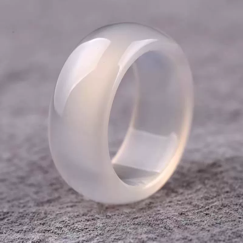 Белое халцедонное кольцо для ручного бегового кольца