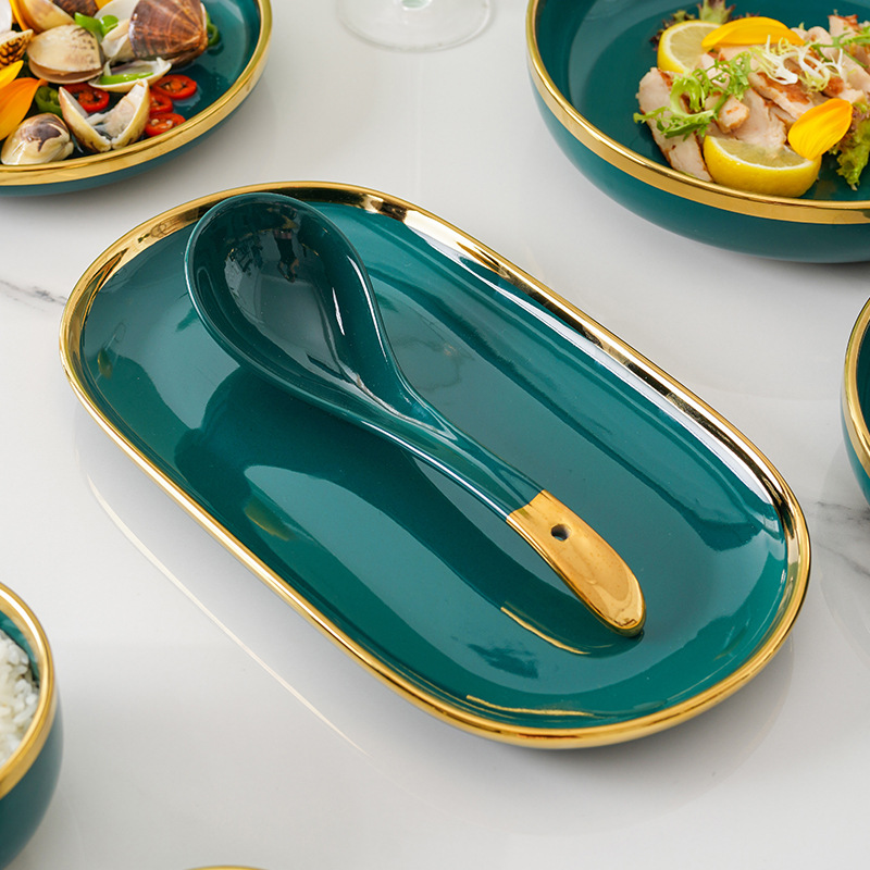 Tazón Esmeralda y traje de plato hogar nórdico Luz de lujo borde dorado red cerámica vajilla roja creativa tazón personalizado y combinación de plato