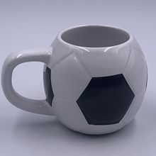 個性外貿出口 創意足球杯 浮雕杯子雙開模 禮品世界杯廠家貨源
