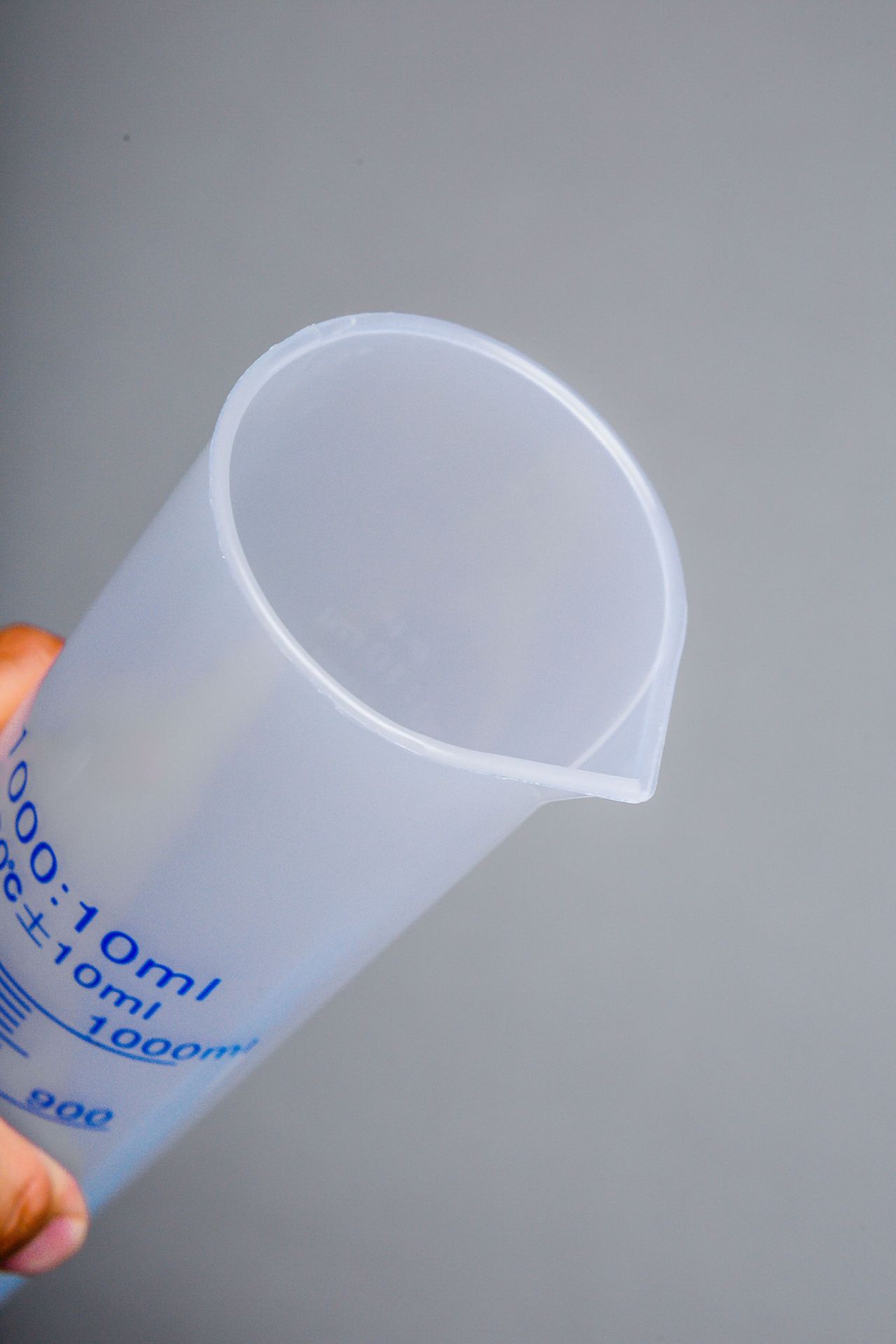 塑料量筒刻度量筒实验室液体测量50ml100ml1000ml蓝线带刻度量筒-阿里巴巴