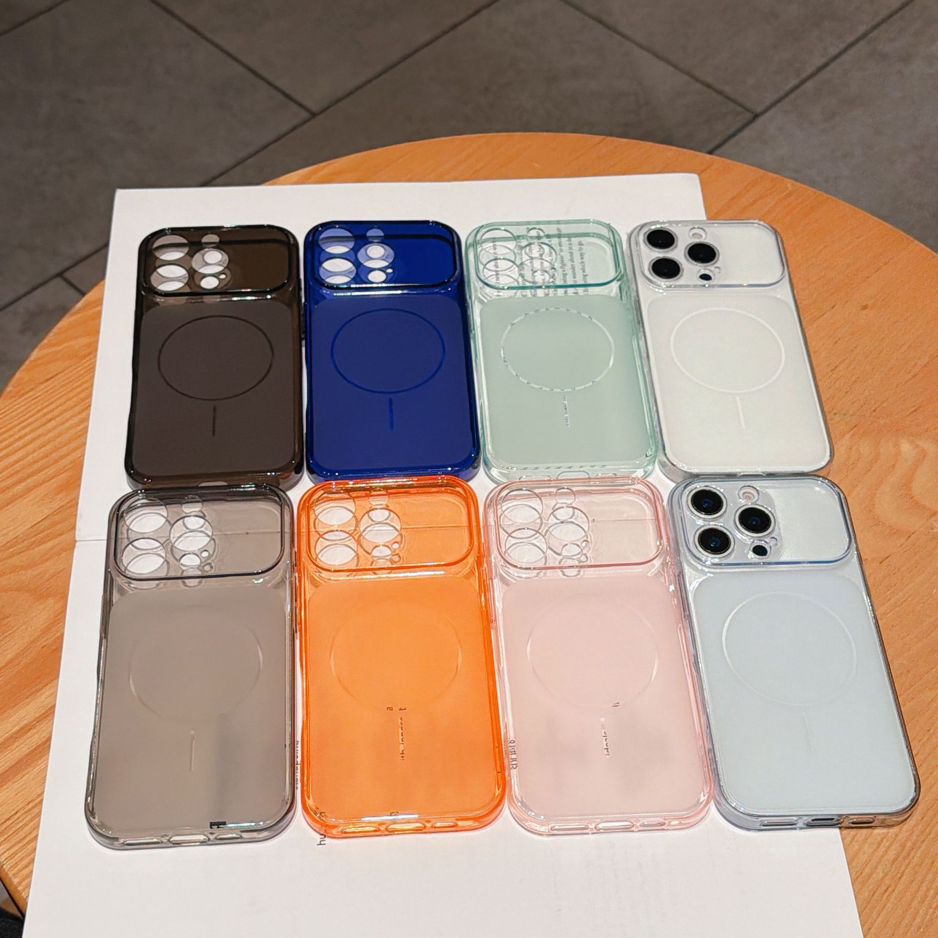 Funda Protectora para Celular iPhone 17 Pro Max y 16 de Silicona Antigolpes Mate