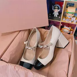 女式休闲单鞋;女式运动单鞋;平底拖鞋