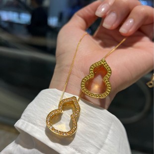 18K Gold Gourd Pendant Au750 Ancient Chiseled Cut Out Dot Diamond Gourd Pendant Necklace Fashionable Non-Removable Mold Pendant