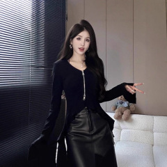 韩系辣妹v领不规则长袖t恤女秋季设计感小众修身显瘦别致短款上衣