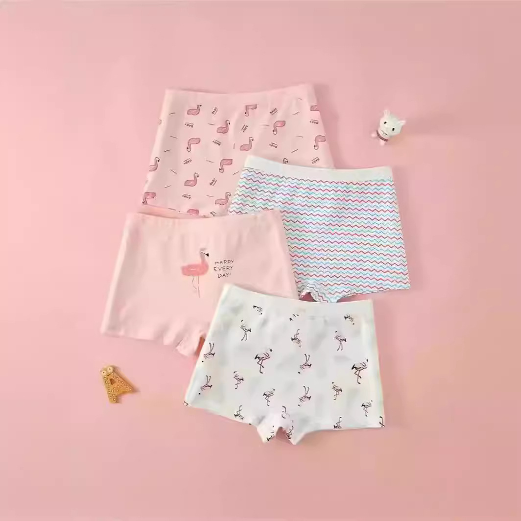 Underwear 4 Pack Kidsren's Baby Pp Seamless Boxer Type a Pure Cotton Shorts Cartoon Students Small, Medium and Large Girls