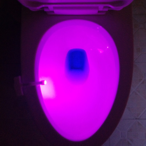 8色新款马桶感应灯挂式人体厕所感应马桶盖灯 创意LED小夜灯