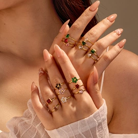 耳环;项链;手链