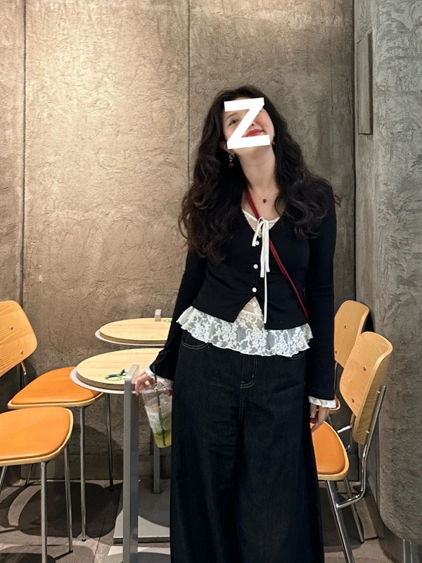 2025法式蕾丝拼接假两件黑色长袖t恤女秋季感甜辣修身打底衫上衣|undefined